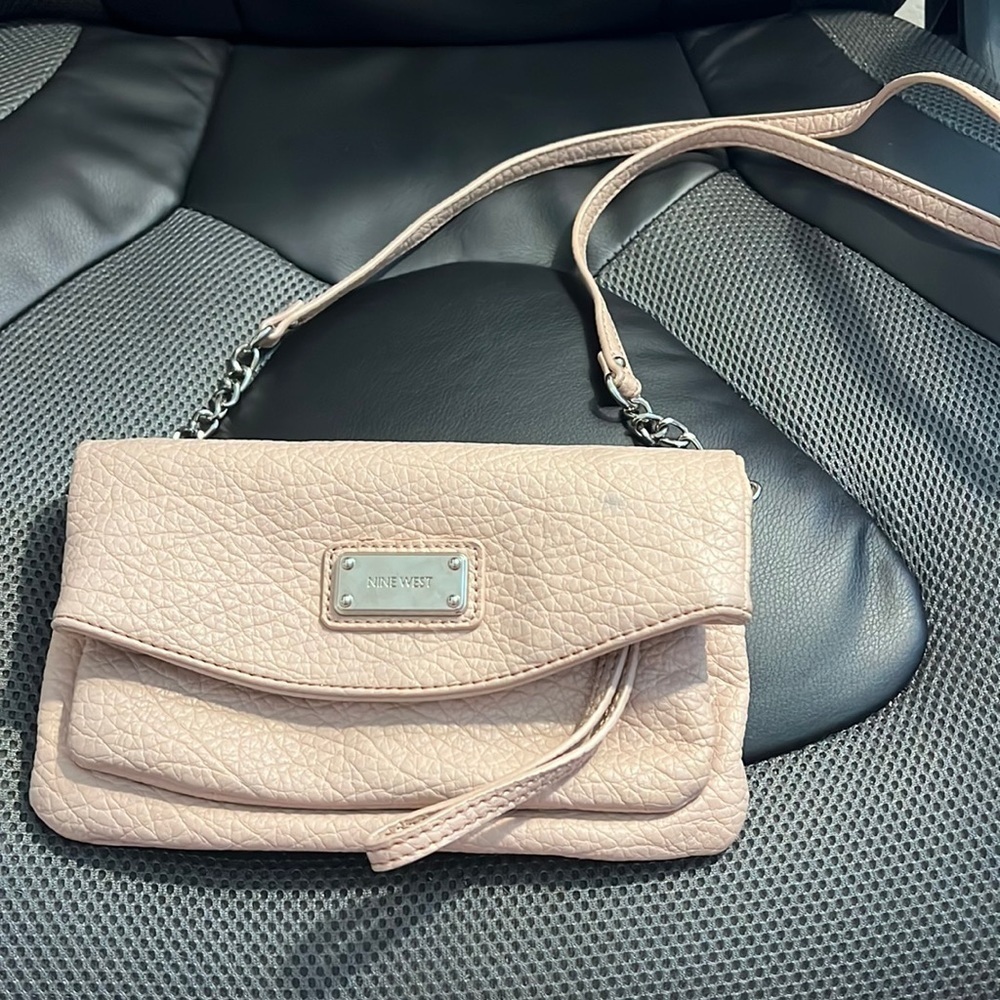 Nine West Blush Pink Pebbled Crossbody Bag Wristlet Clutch Silver Tone Hardware